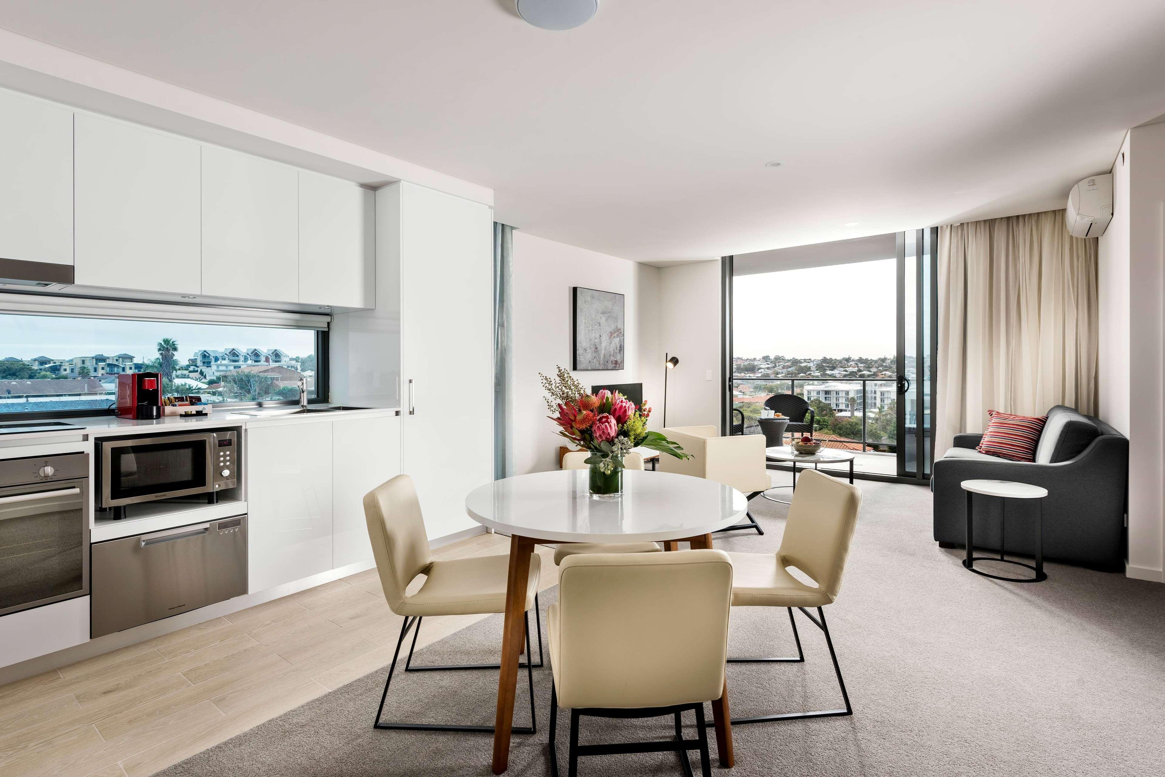 Ramada By Wyndham Vetroblu Scarborough Beach Perth Esterno foto