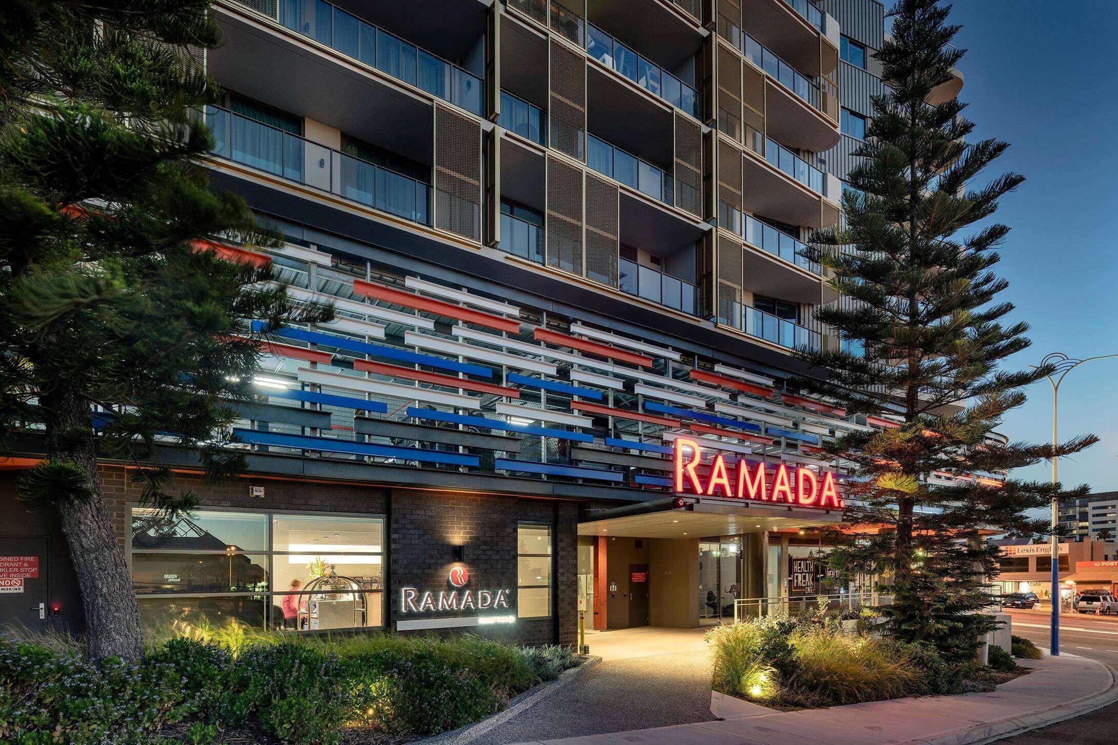 Ramada By Wyndham Vetroblu Scarborough Beach Perth Esterno foto