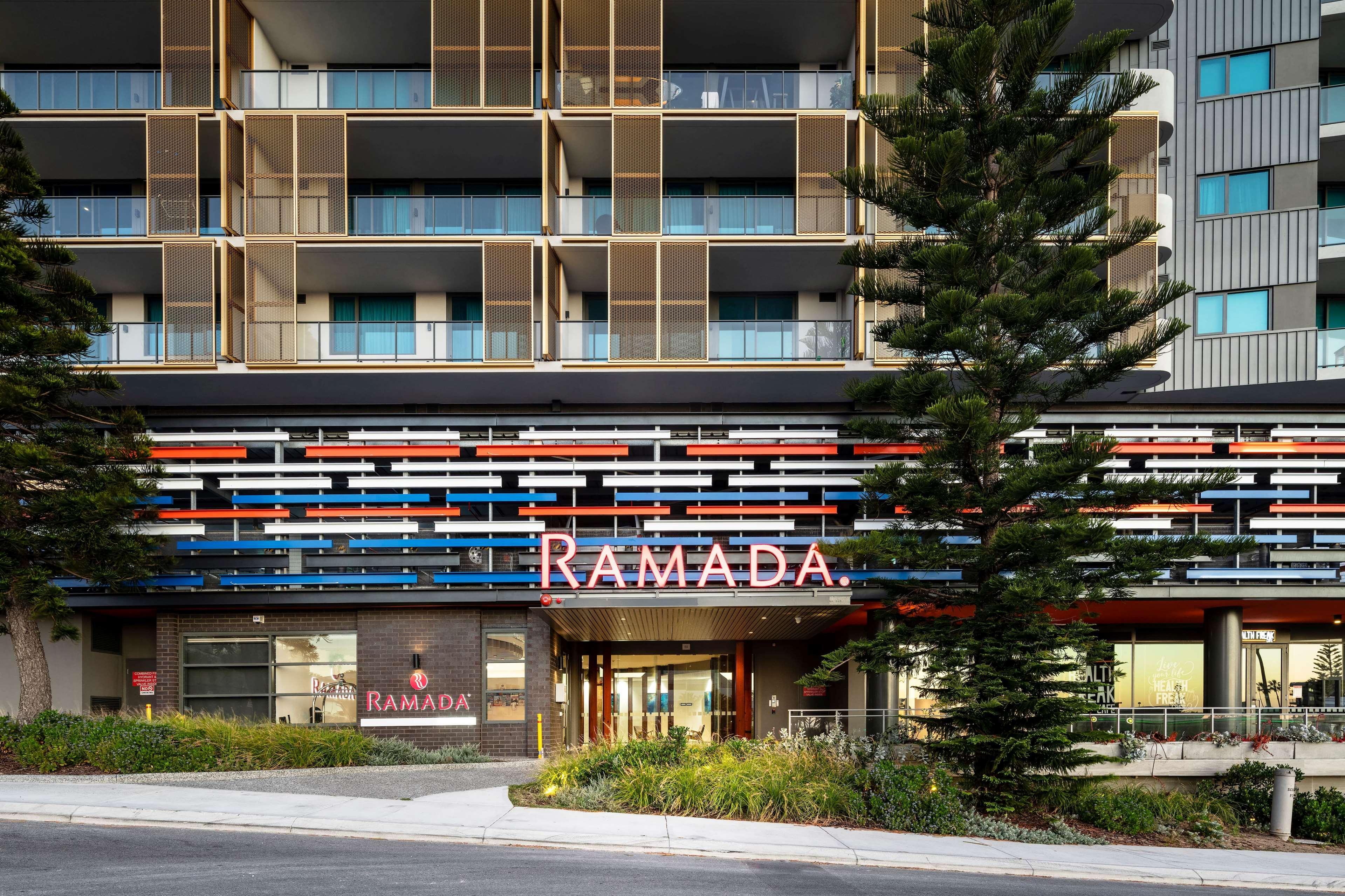 Ramada By Wyndham Vetroblu Scarborough Beach Perth Esterno foto