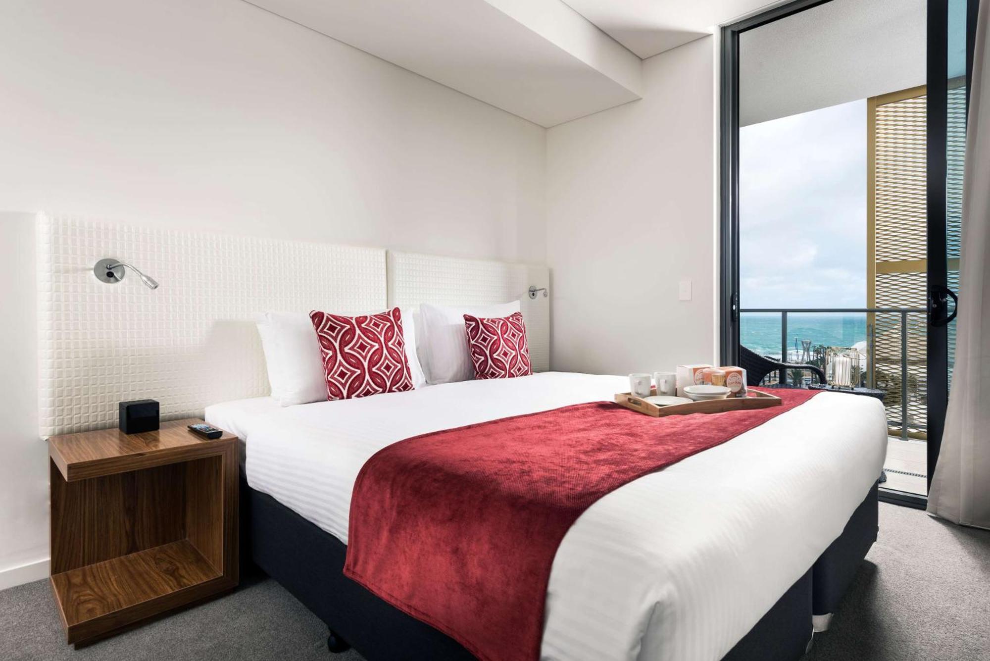 Ramada By Wyndham Vetroblu Scarborough Beach Perth Esterno foto