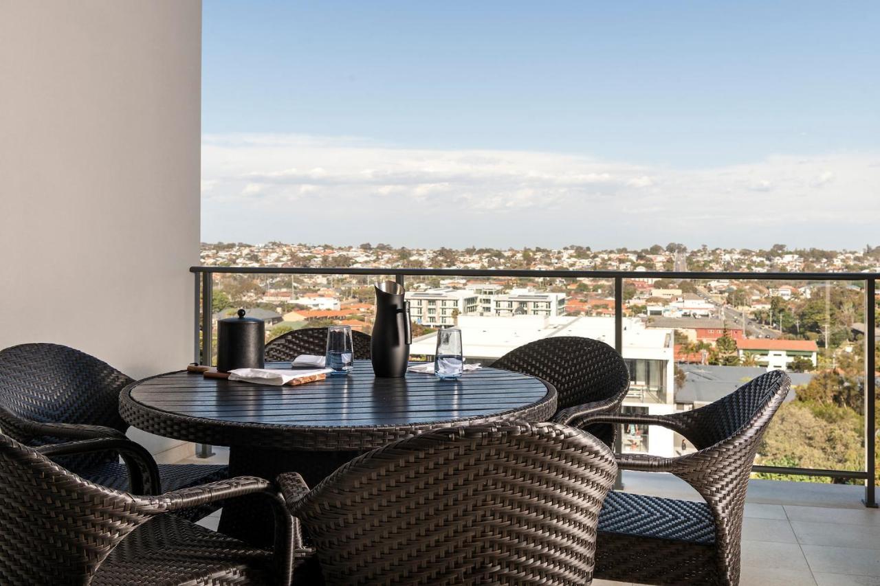 Ramada By Wyndham Vetroblu Scarborough Beach Perth Esterno foto