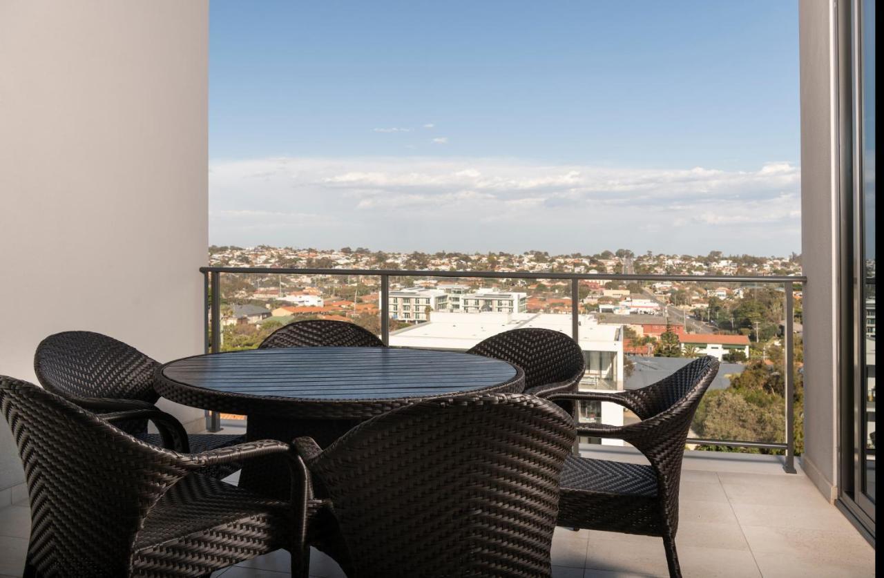 Ramada By Wyndham Vetroblu Scarborough Beach Perth Esterno foto